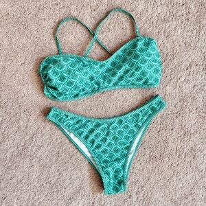 SHEIN Green & White Floral Patterned Bikini Size L NWT